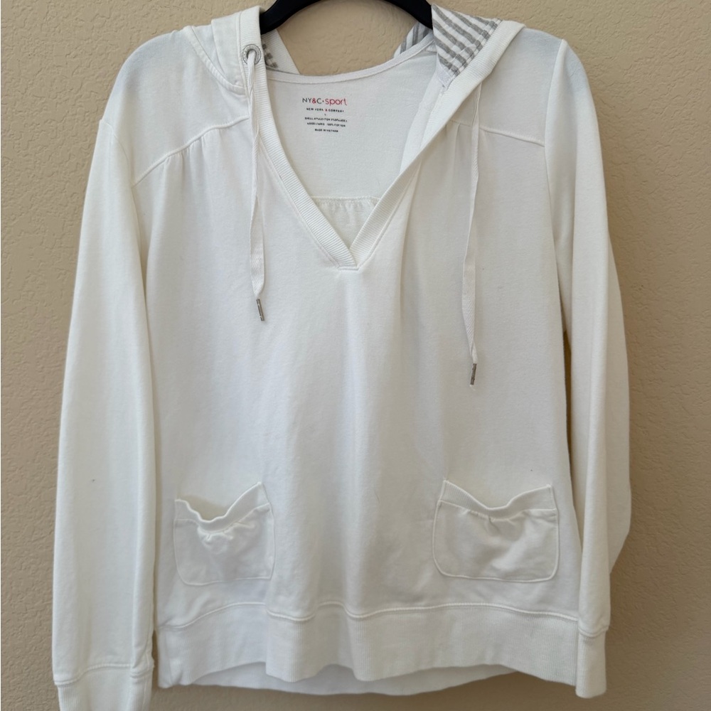 New York & Company White V-Neck Hooded Pullover